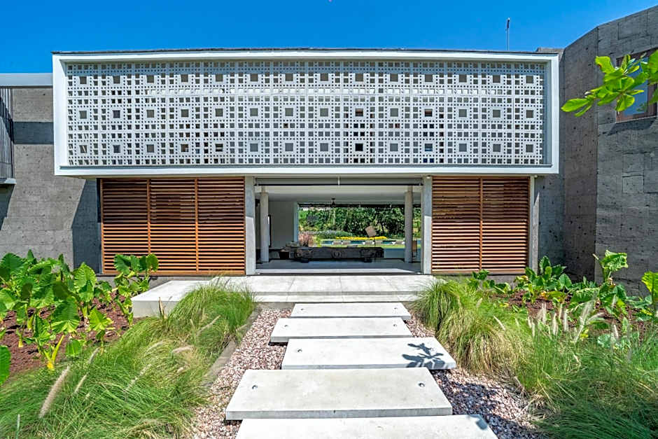 La Maison d'Ulysse - Luxury 4BR Villa Surrounded by Rice Paddies