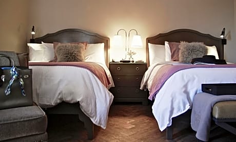 Deluxe Queen Room with Two Queen Beds