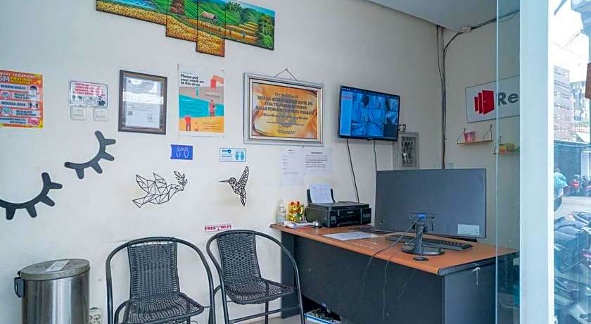 RedDoorz @ Mayjen Sungkono Surabaya