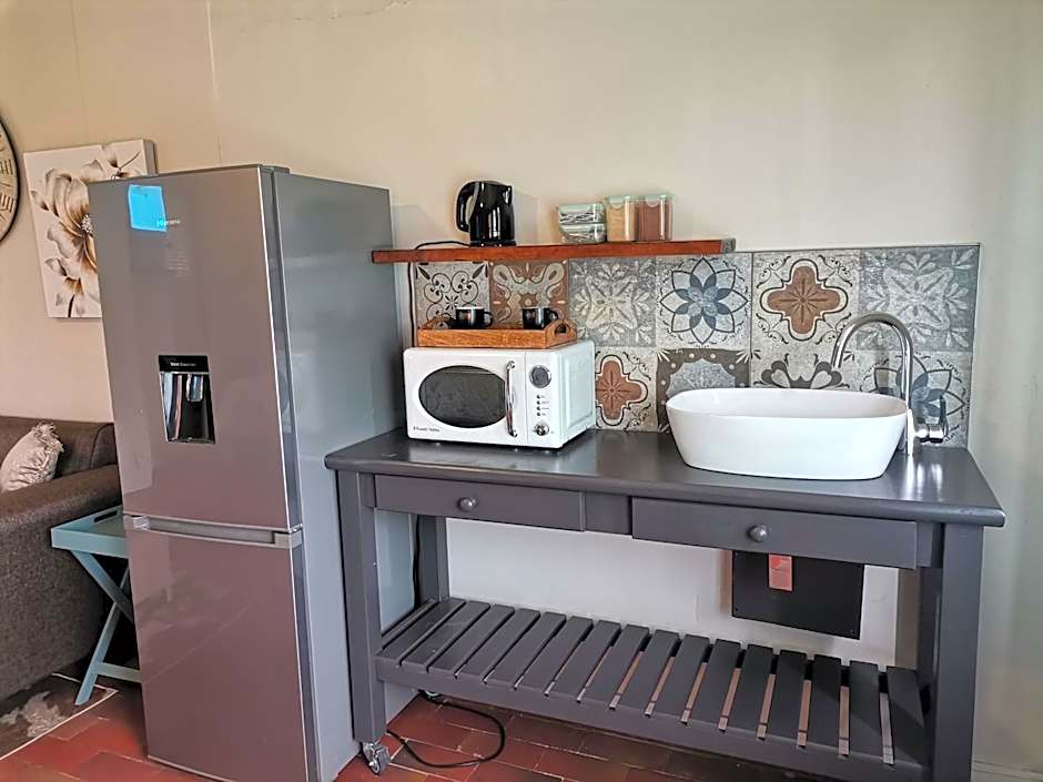 DR M BEAUTY LOUNGE AND GUEST HOUSE