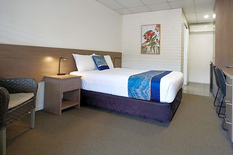 Photo 1 of 8 of Executive 1 Queen Bed, No Pets