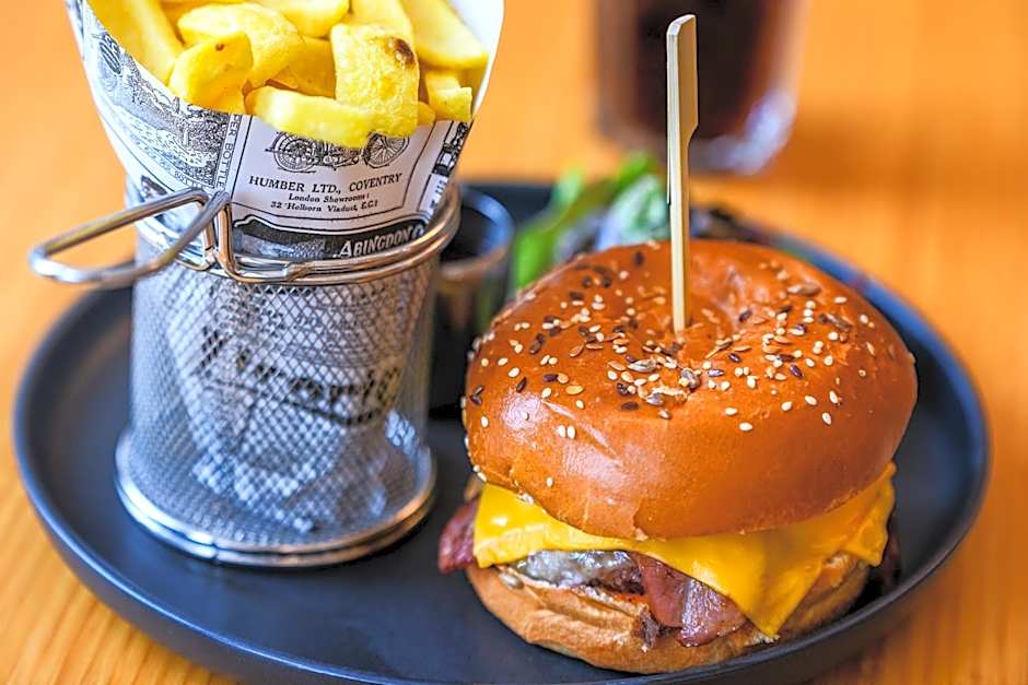 Explorers Hotel At Disneyland Paris