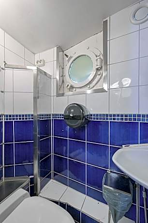 Forward Cabin (1 Double Bed, 1 Twin Bunk Bed and 1 Double Sofa Bed)