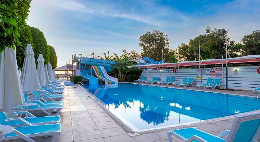 Armas Beach Hotel