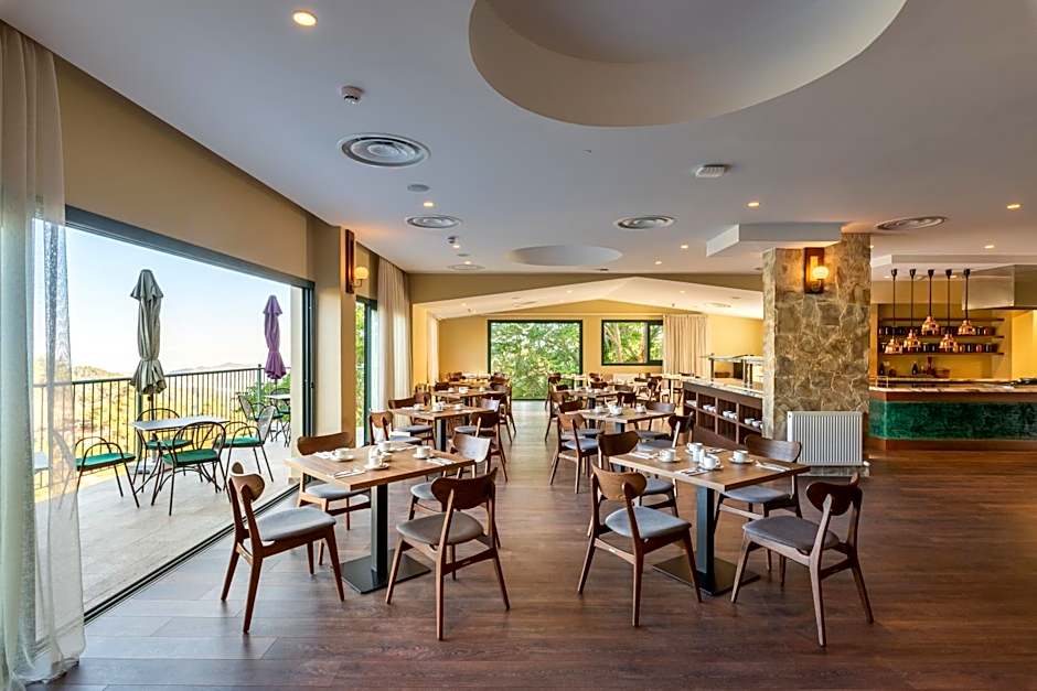 Petit Palais Platres Boutique Hotel