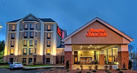 Hampton Inn and Suites Asheville Airport