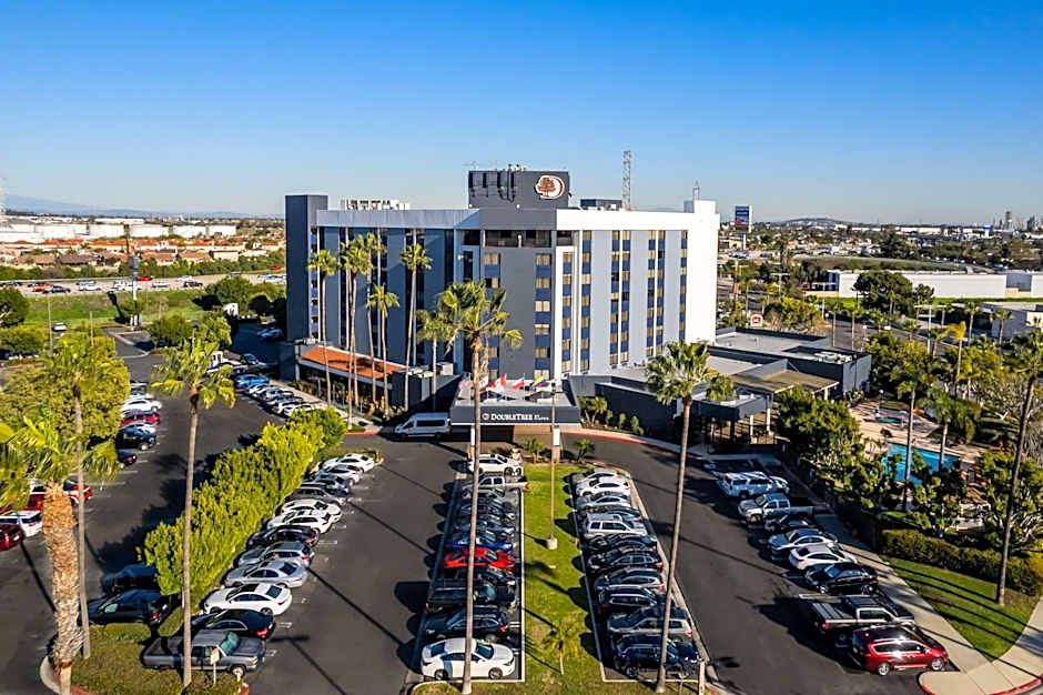 DoubleTree by Hilton Hotel Carson
