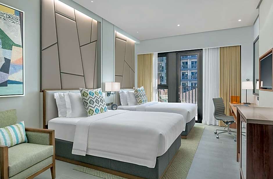 2 Beds, Balcony — 4 fotoğraftan 1. fotoğraf