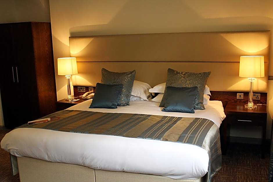 The Legacy Rose & Crown Hotel