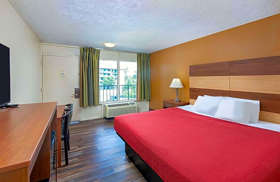 Americana Inn a Travelodge by Wyndham