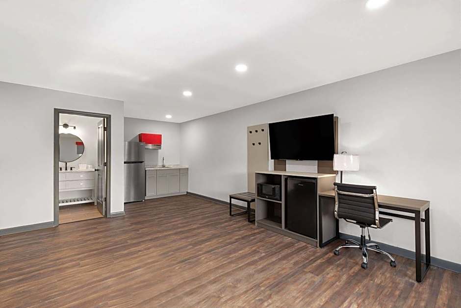 Ramada by Wyndham Bainbridge
