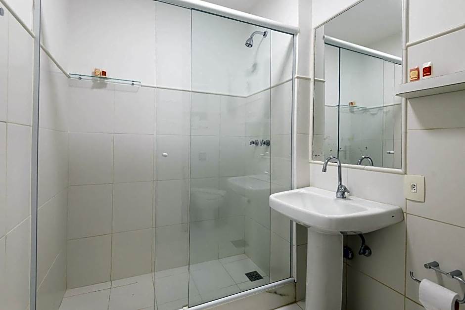 Apartamento Moderno a 300 m da Praia do Leblon