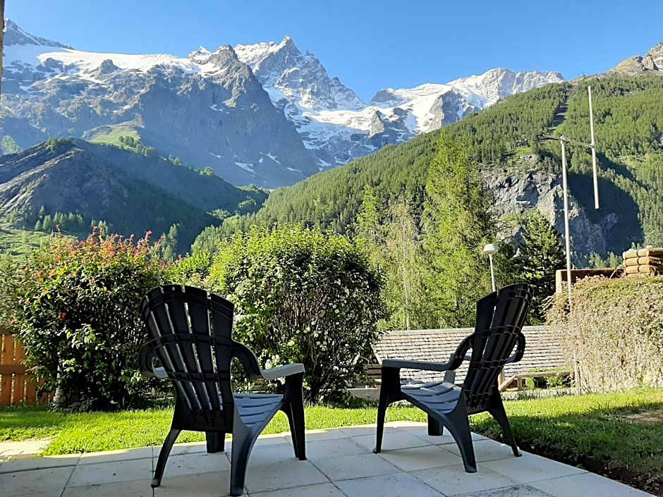 Chez Philippe - Appartements et Chalets - Panoramic Village vue Glaciers