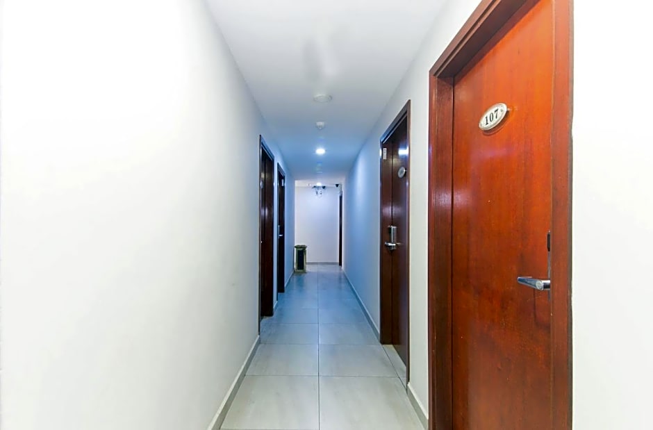 Super OYO 340 Comfort Hotel