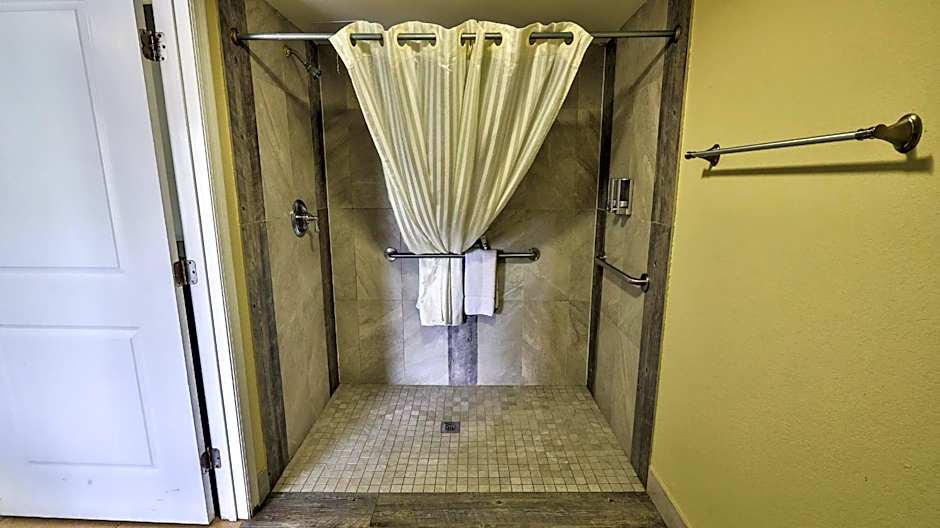 Driftwood Beach Motel