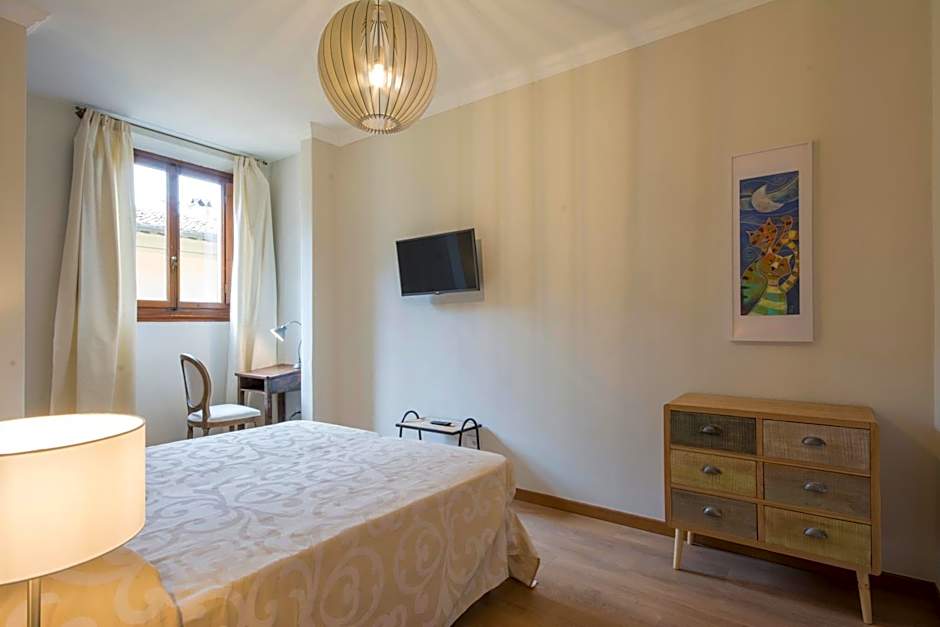 Iris Apartments by Mmega