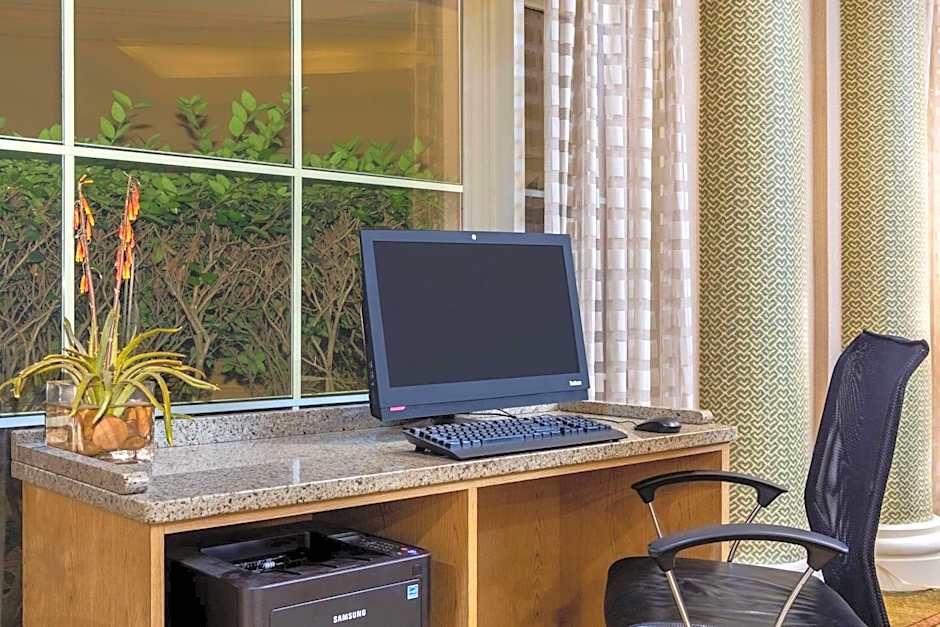 La Quinta Inn & Suites by Wyndham Charlotte Airport South