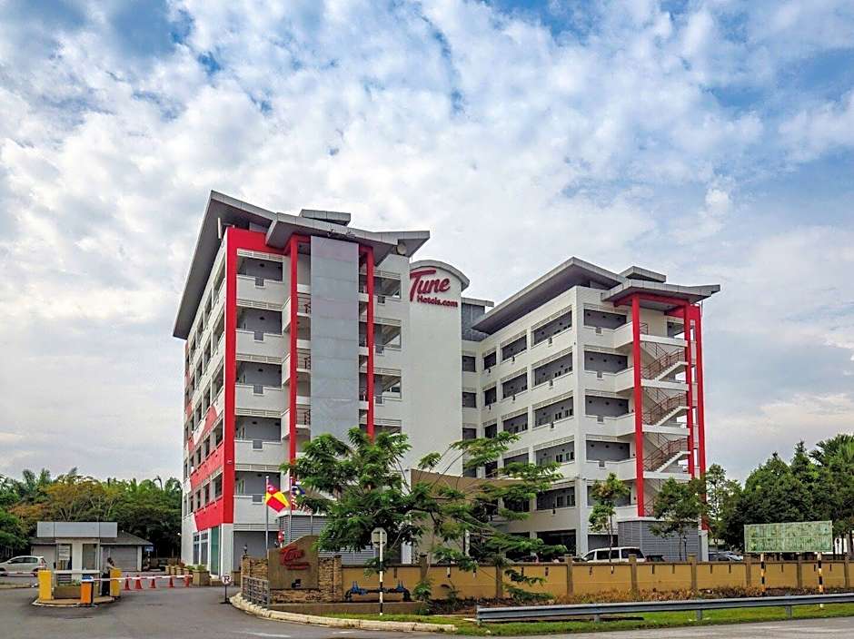 Tune Hotel KLIA Aeropolis (Airport Hotel)