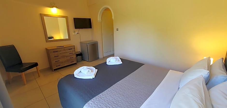 Paleo Inn Hotel