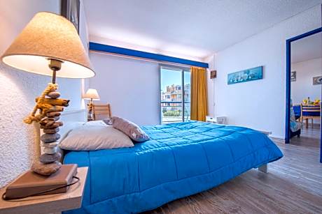 Apartment (5-6 Adults) - Pool or Sea Side