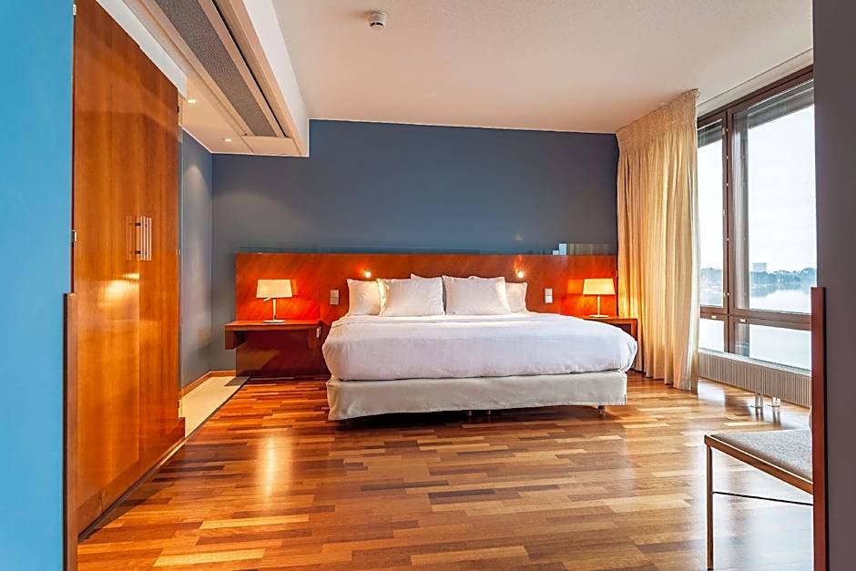 Photo 1 of 7 of 1 King Bed Suite, Sea View
