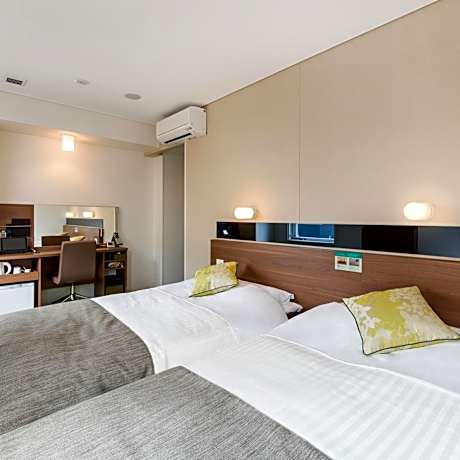 Twin Room (Two 47 in Beds) - Non-Smoking