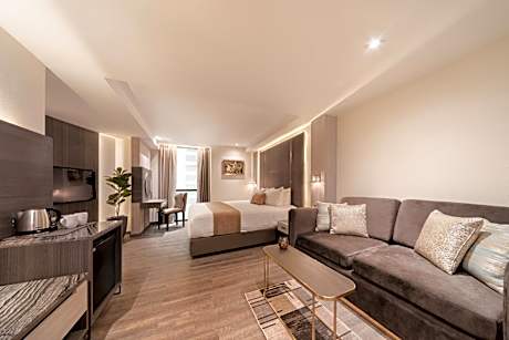 Grand Deluxe Room