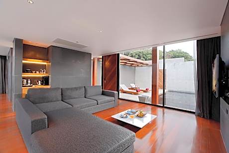 One Bedroom Pool Villa Twin Bed - Partial Seaview