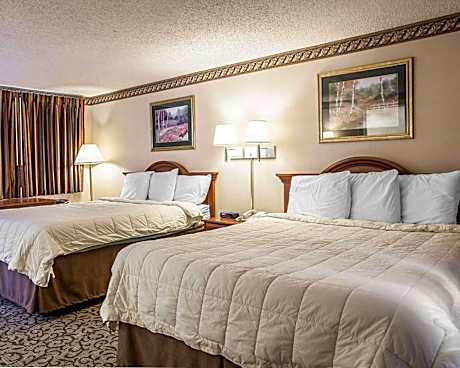 2 Double Beds, Smoking