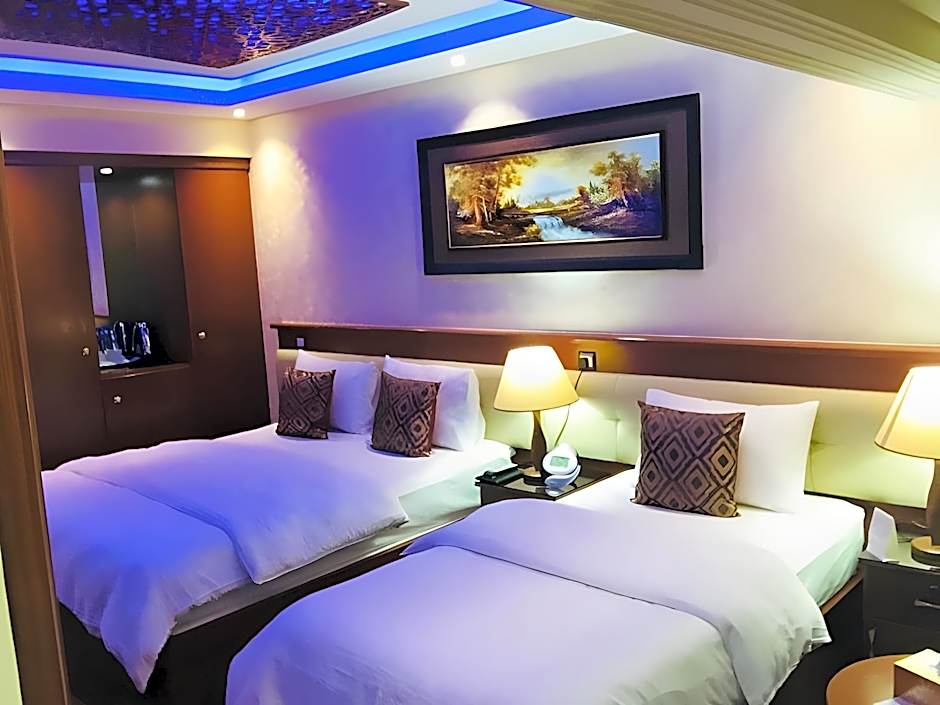 OYO 338 Transworld Hotel