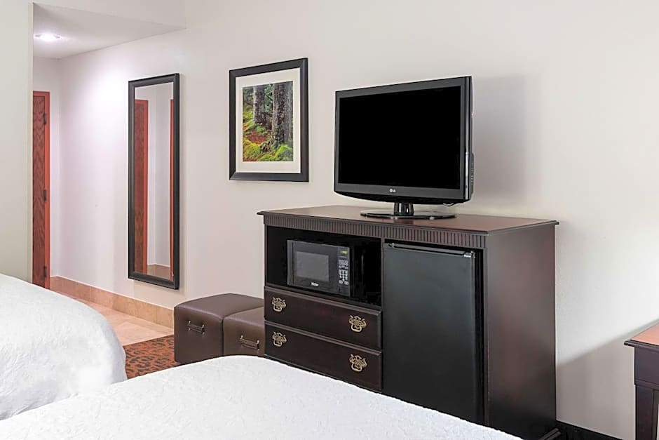 Hampton Inn By Hilton Parkersburg/Mineral Wells