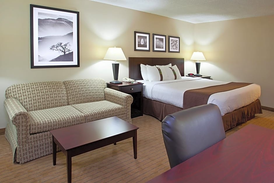 Holiday Inn Canton-Belden Village By IHG