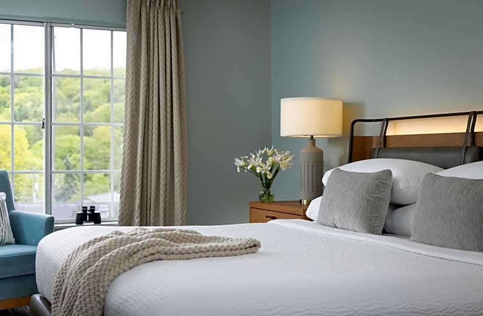 Meadowbrook Inn