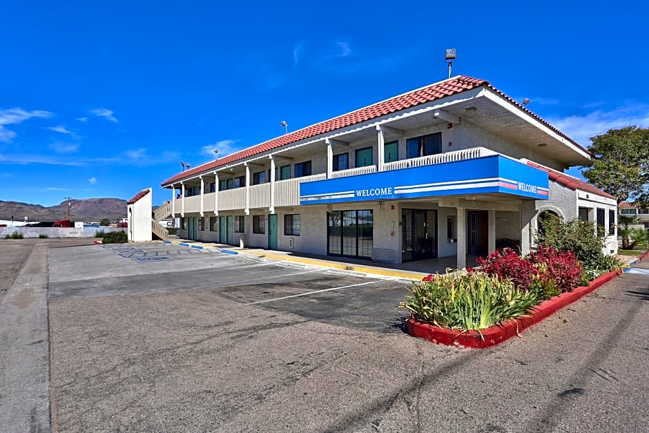 Motel 6-Kingman, AZ - Route 66 East