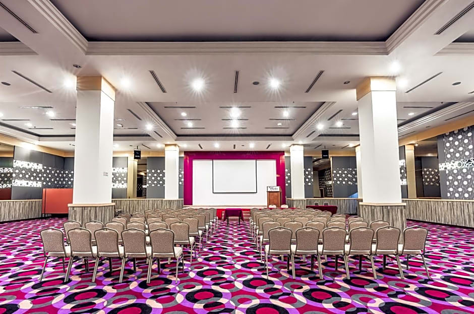 Crystal Crown Hotel Harbour View Port Klang