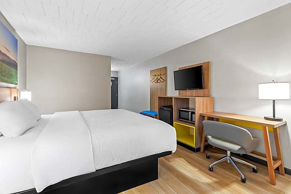 Days Inn by Wyndham Liberty