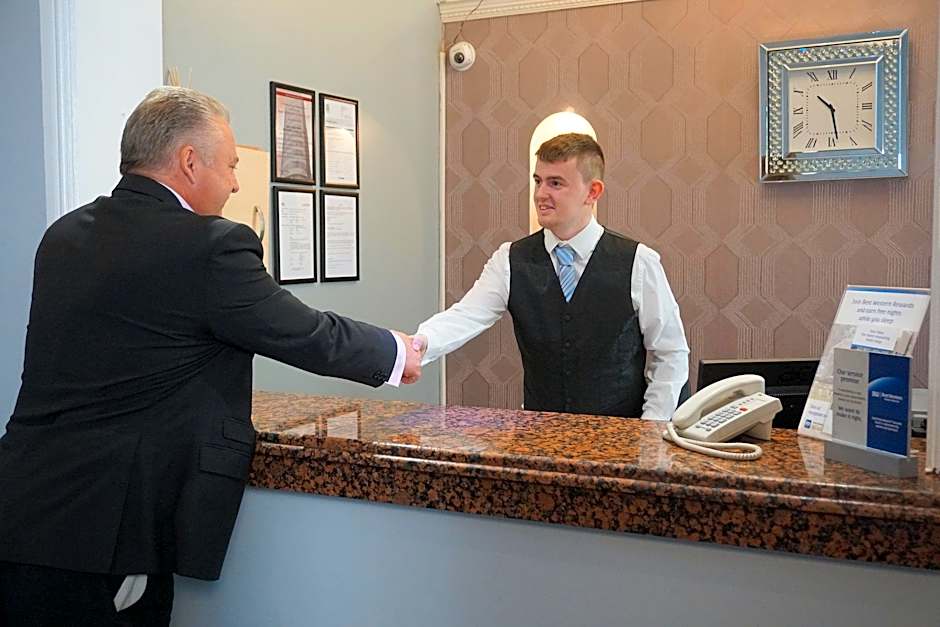 Broadfield Park Hotel by Belvilla