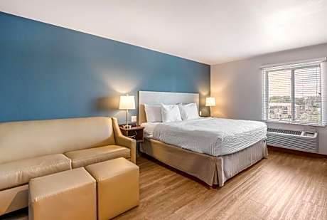 Standard King Room - Non-Smoking