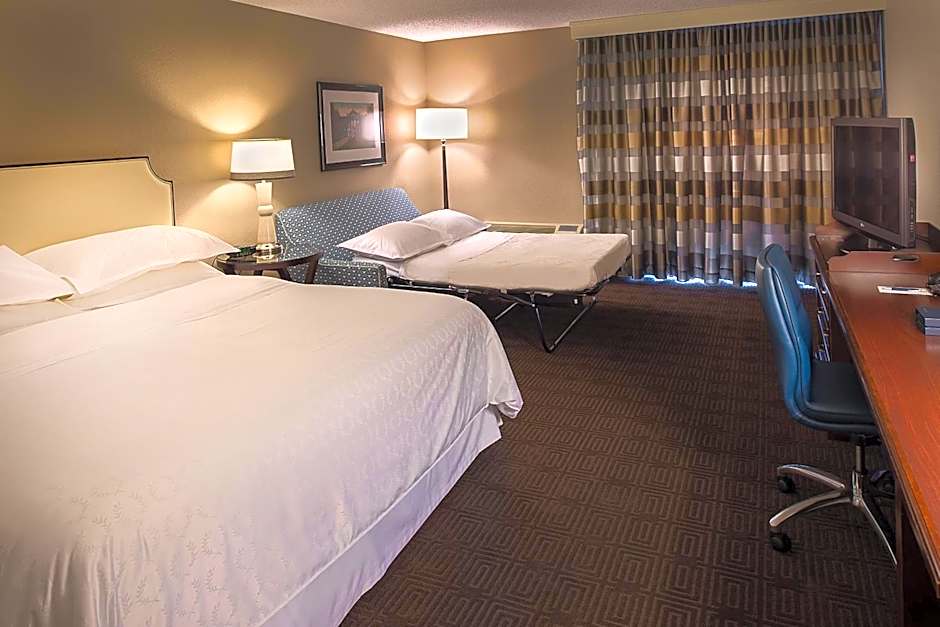 Sheraton Westport Chalet Hotel St. Louis