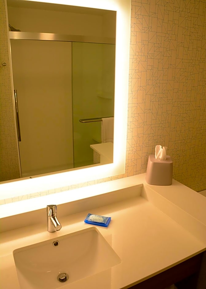 Holiday Inn Express & Suites Pittsburgh - Monroeville By IHG