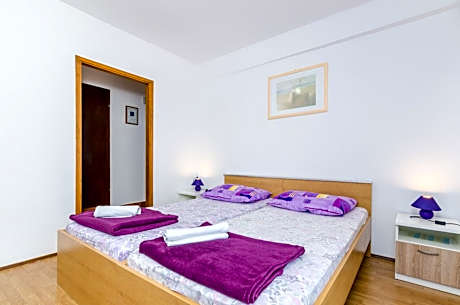 Studio Apartment with Balcony and Sea View