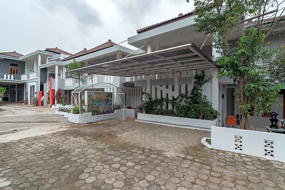 Lembur Kiwari Setra Duta Mitra RedDoorz