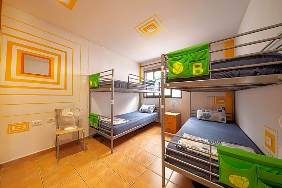 La Tortuga Hostel