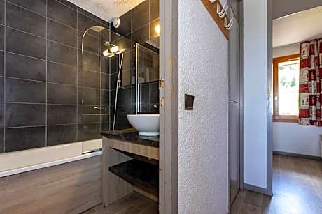2-Room Apartment (4/5 People)
