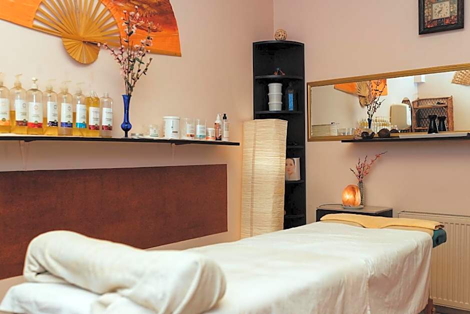 Hotel Korona Wellness, Rendezvény és Borszálloda