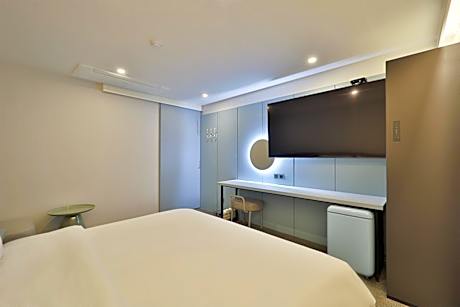Premier Double Room - Non-Smoking