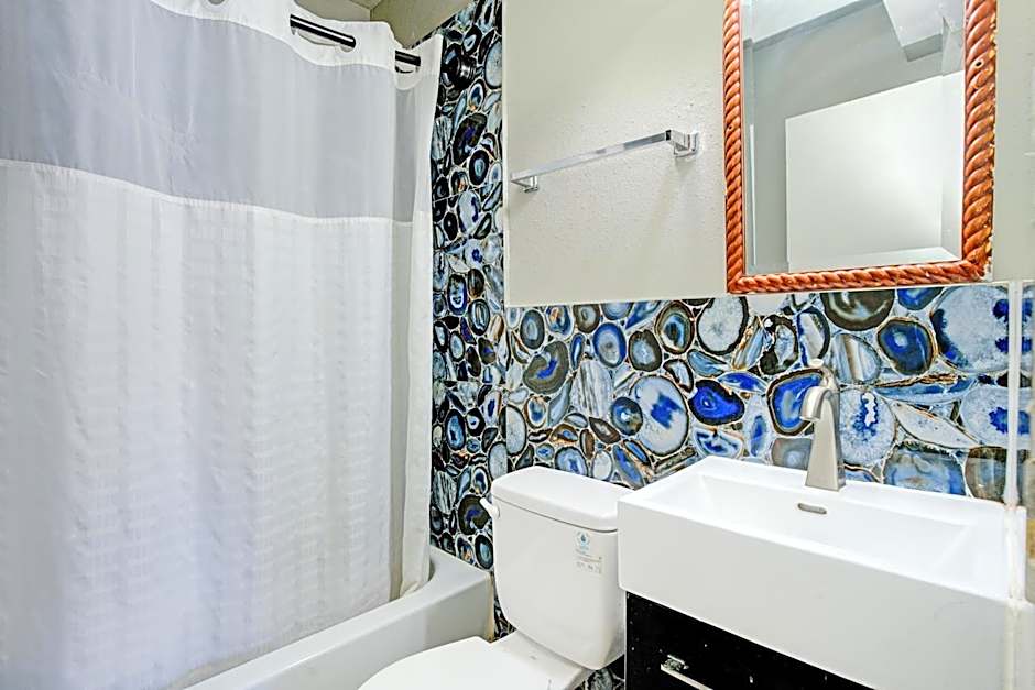 Hotel O Miami Inn & Suites Chicago Midway Airport