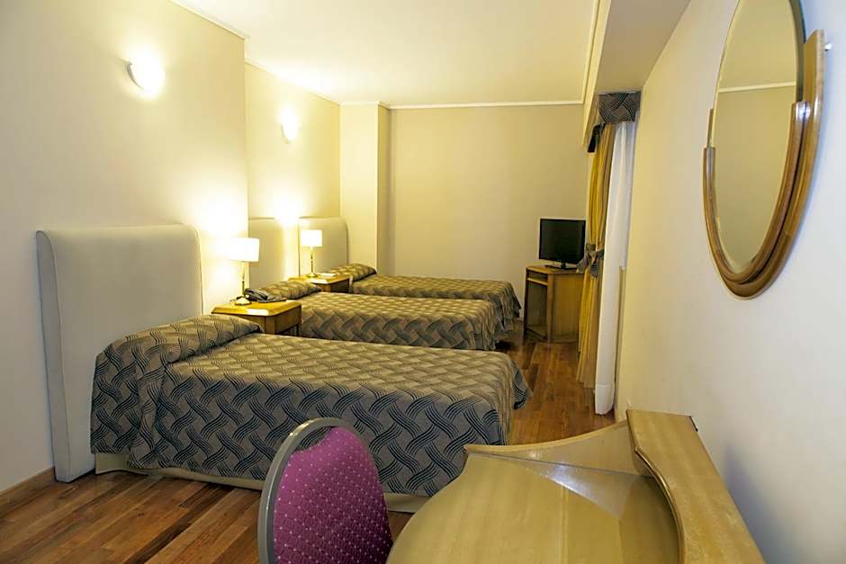Tritone Hotel