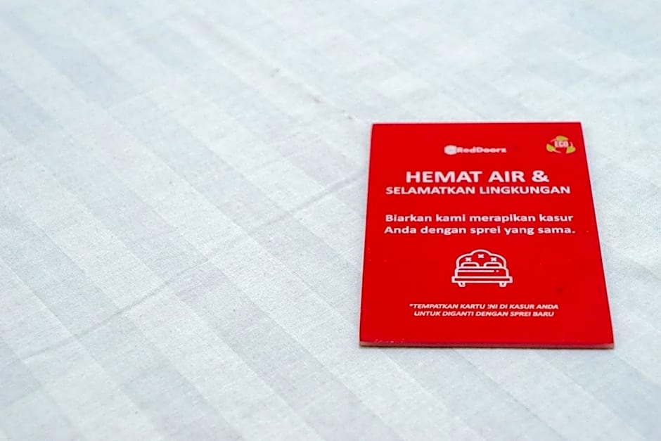 RedDoorz near CBD Ciledug