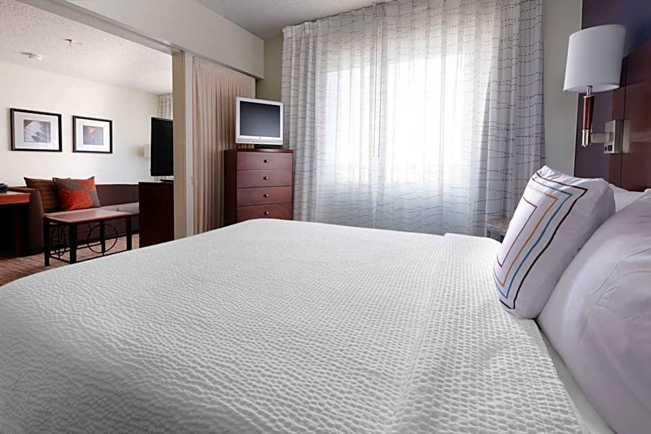 Sonesta ES Suites Dallas Central Expressway